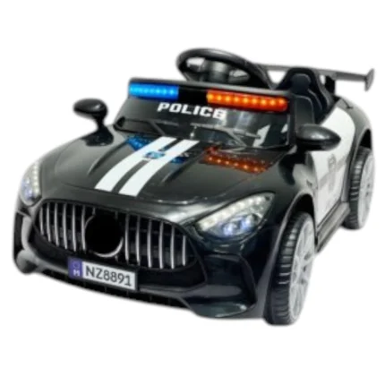 سيارة يقودها الطفل